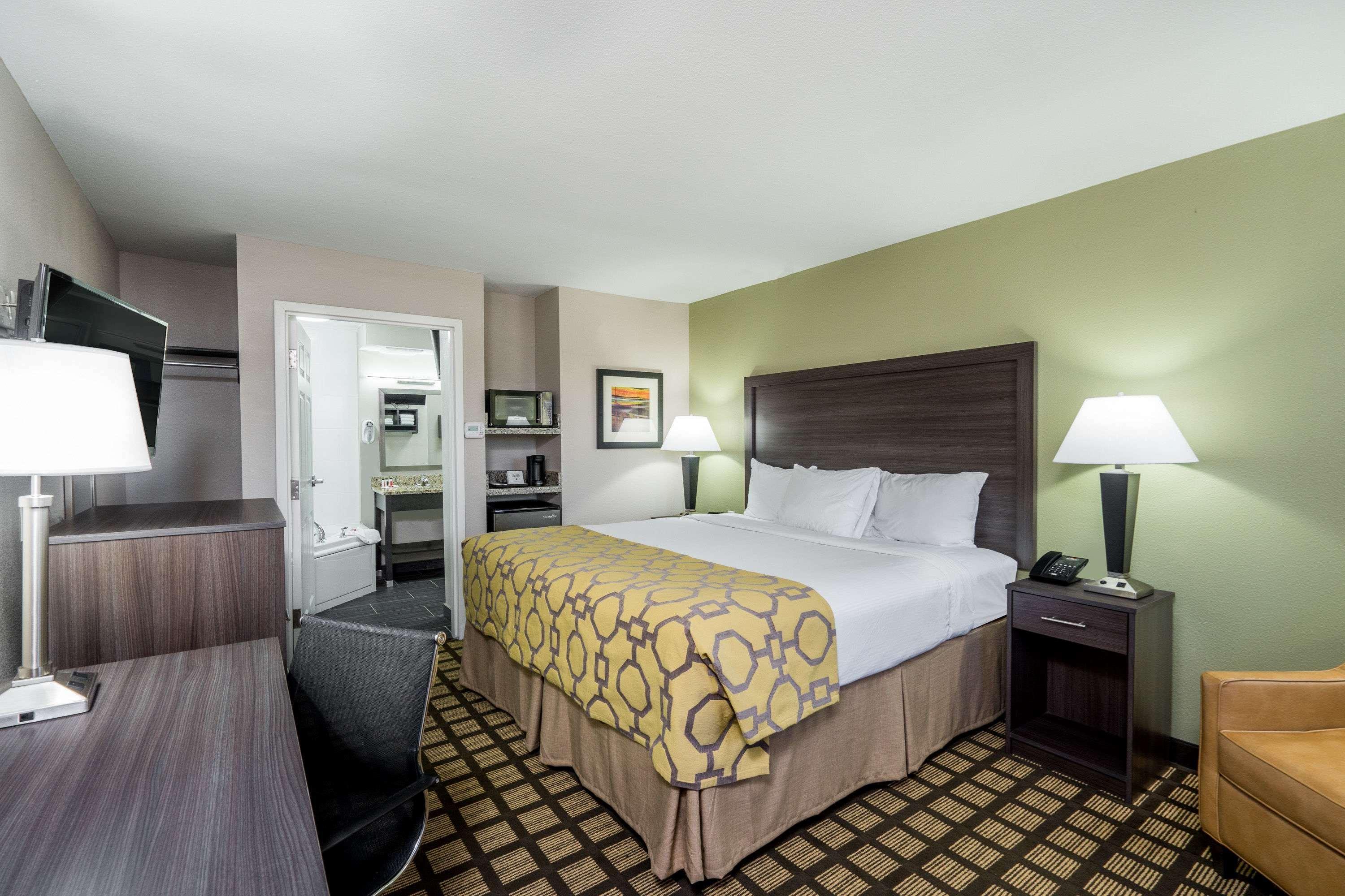 Baymont By Wyndham Clarksville Exterior foto