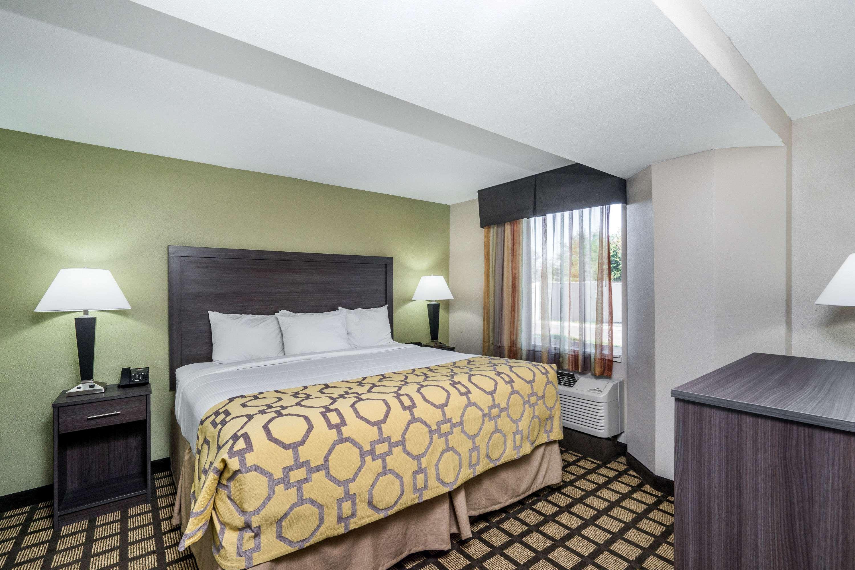 Baymont By Wyndham Clarksville Exterior foto